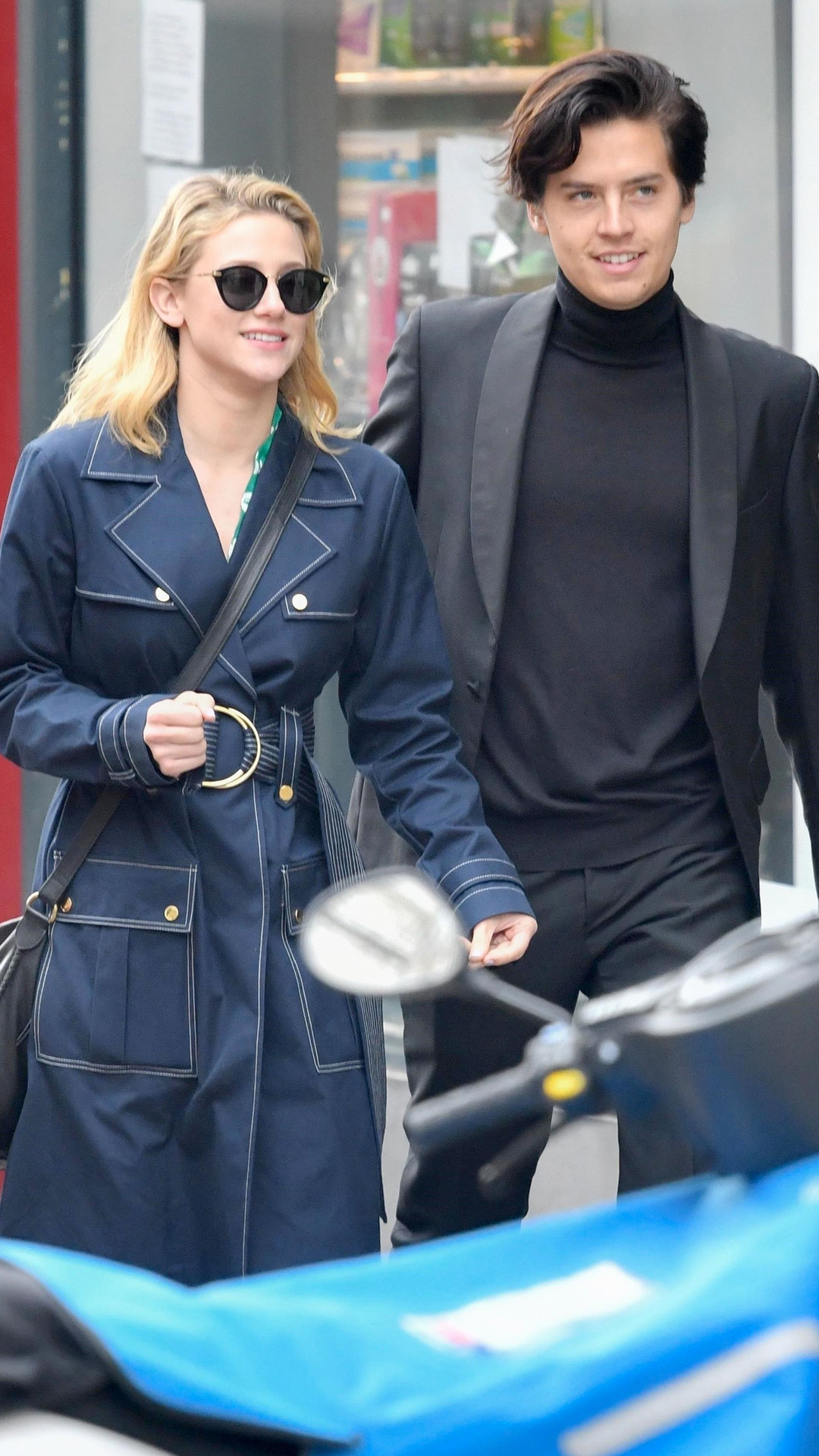 Lili Reinhart, Cole Sprouse Lili Reinhart, Cole Sprouse